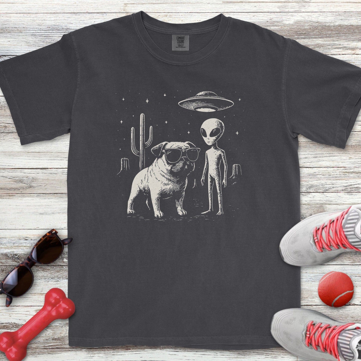 Pug Alien EncounterT-Shirt