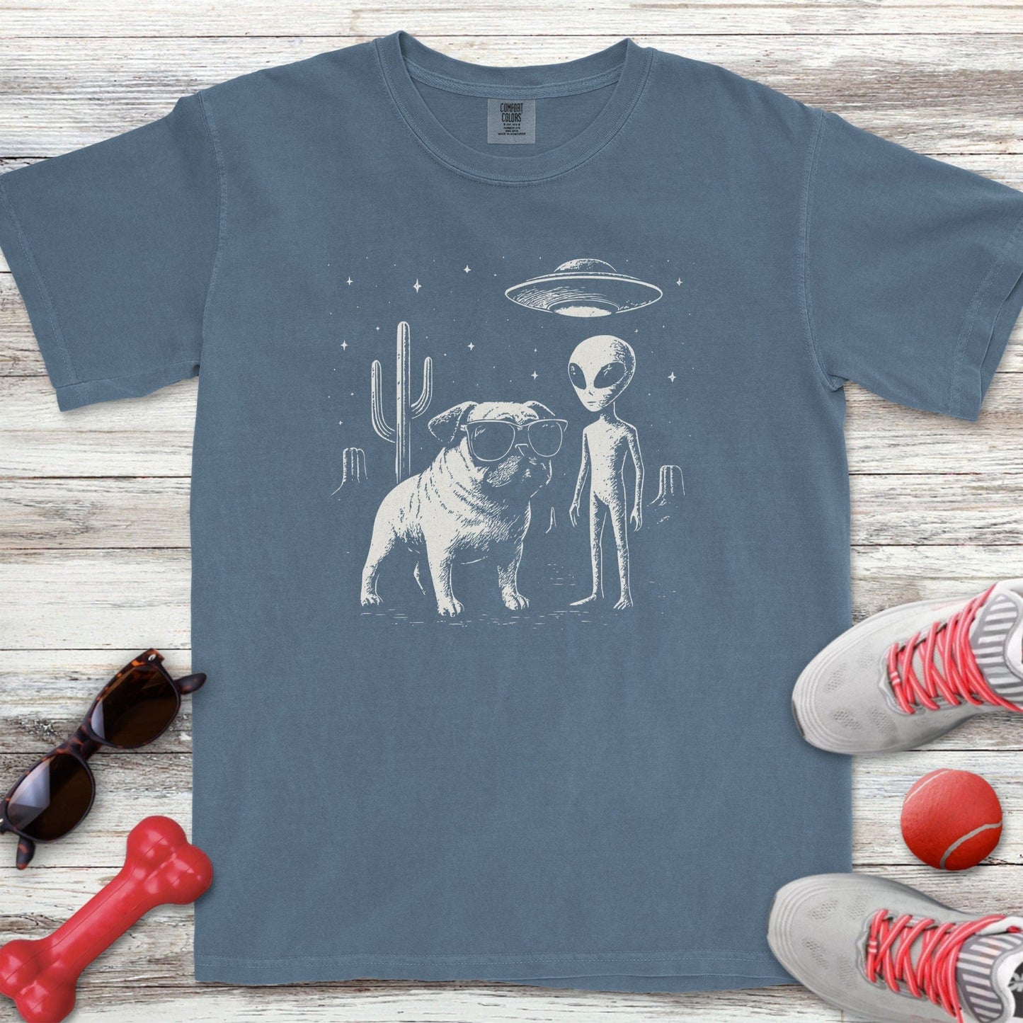Pug Alien EncounterT-Shirt