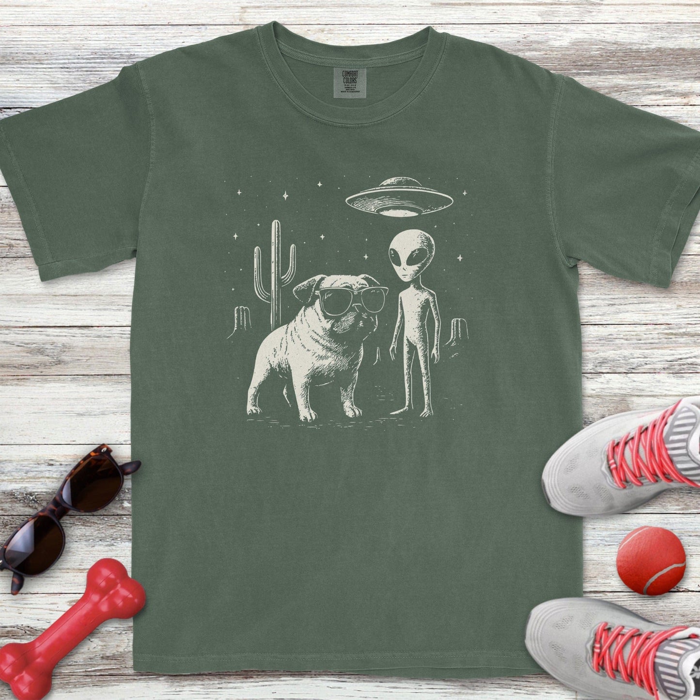 Pug Alien EncounterT-Shirt