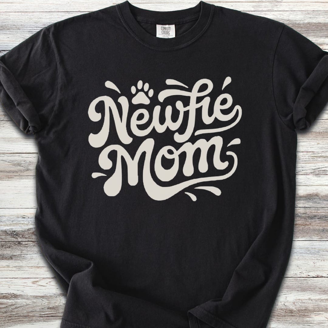 Newfoundland Groovy Mom T-Shirt