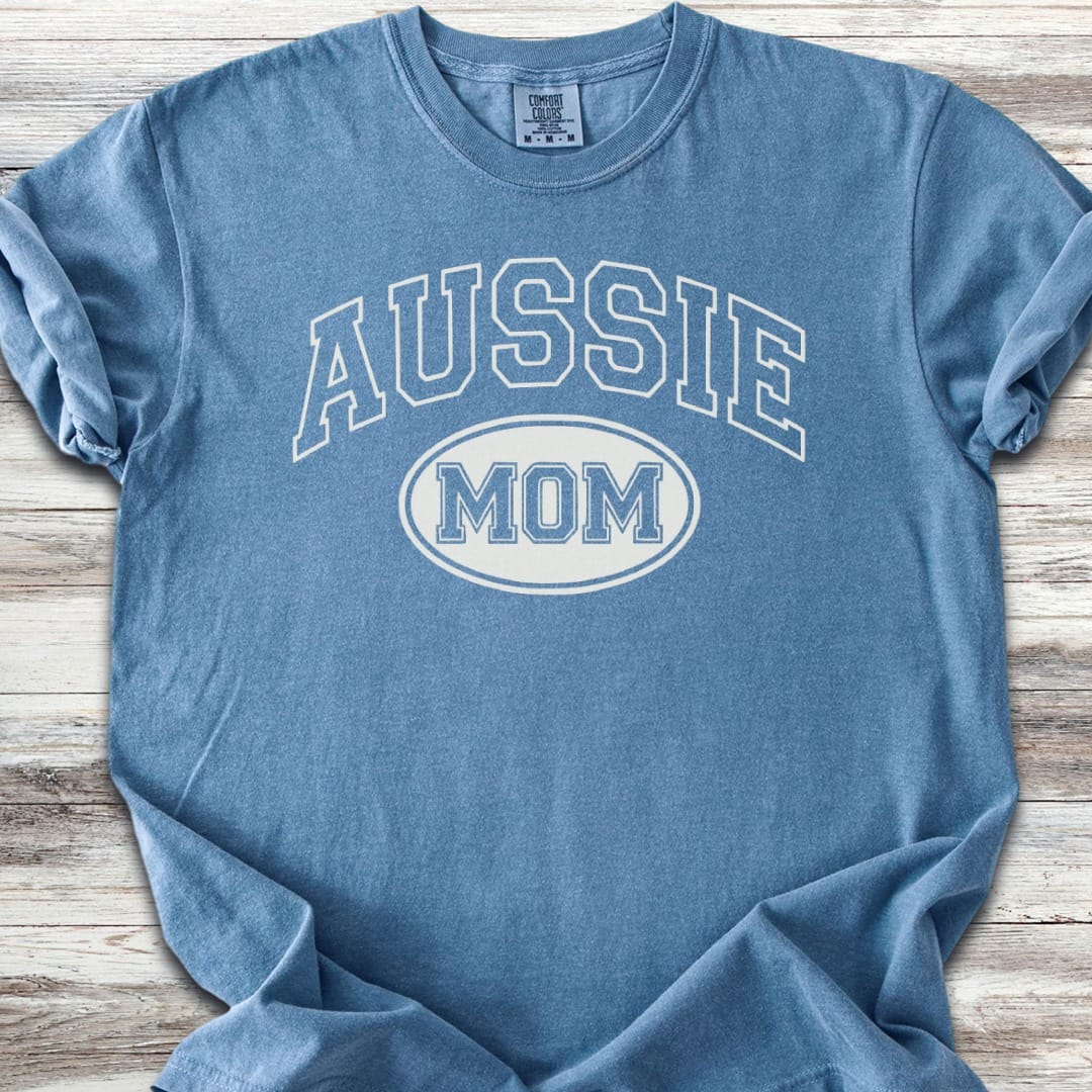 Aussie University Mom T-Shirt