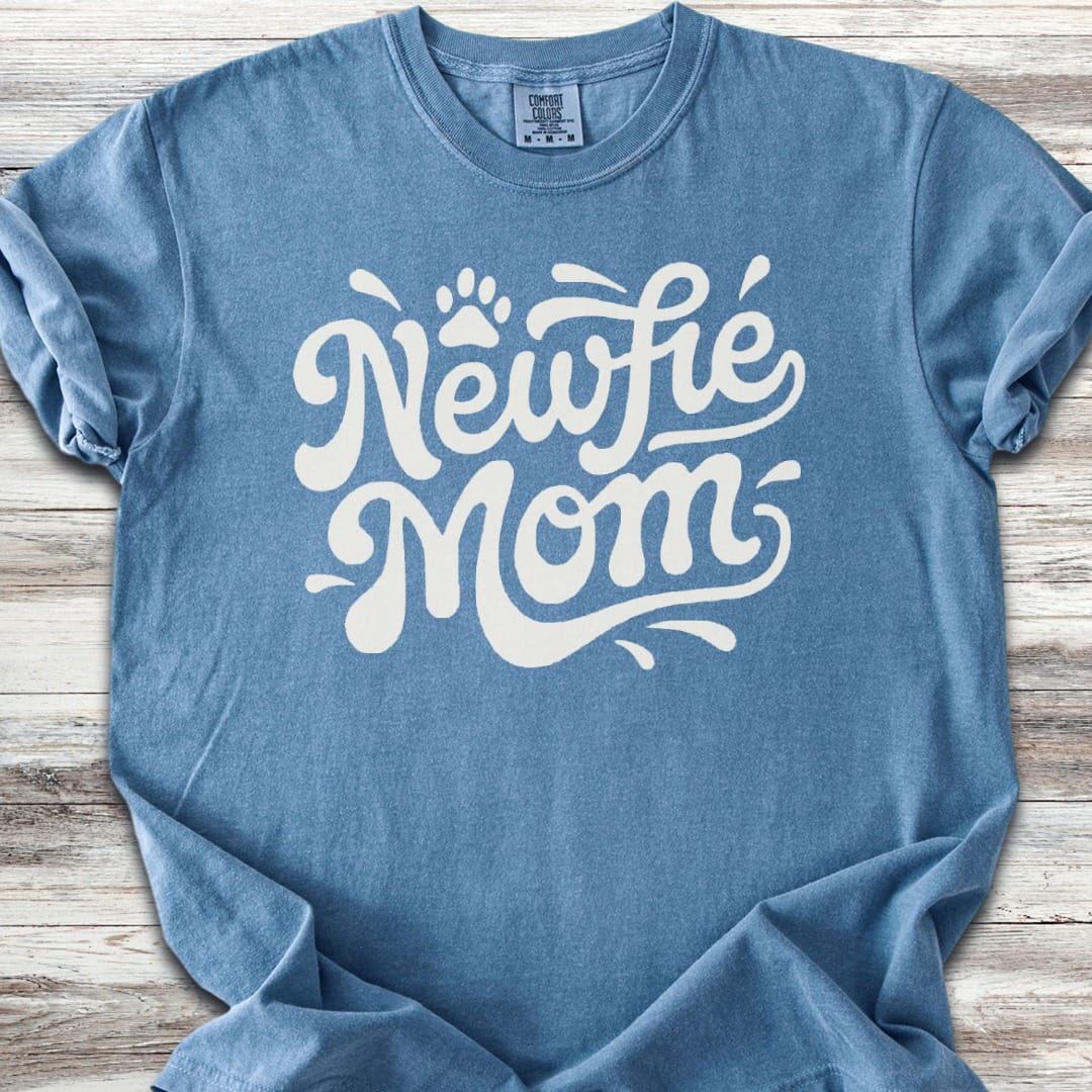 Newfoundland Groovy Mom T-Shirt