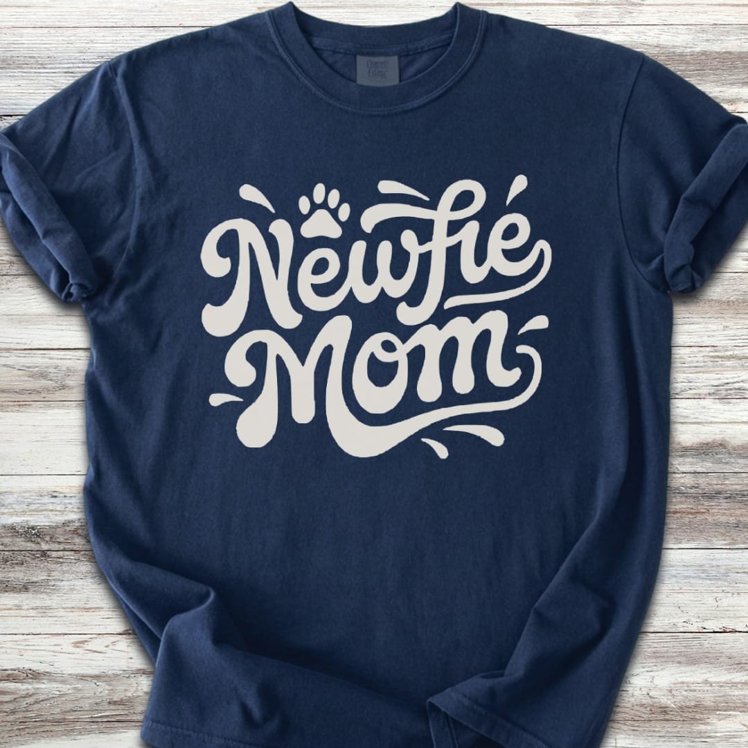 Newfoundland Groovy Mom T-Shirt