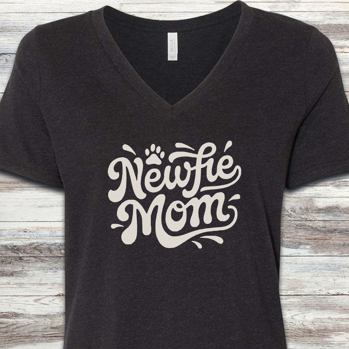 Newfoundland Groovy Mom V-Neck Tee - Black Heather