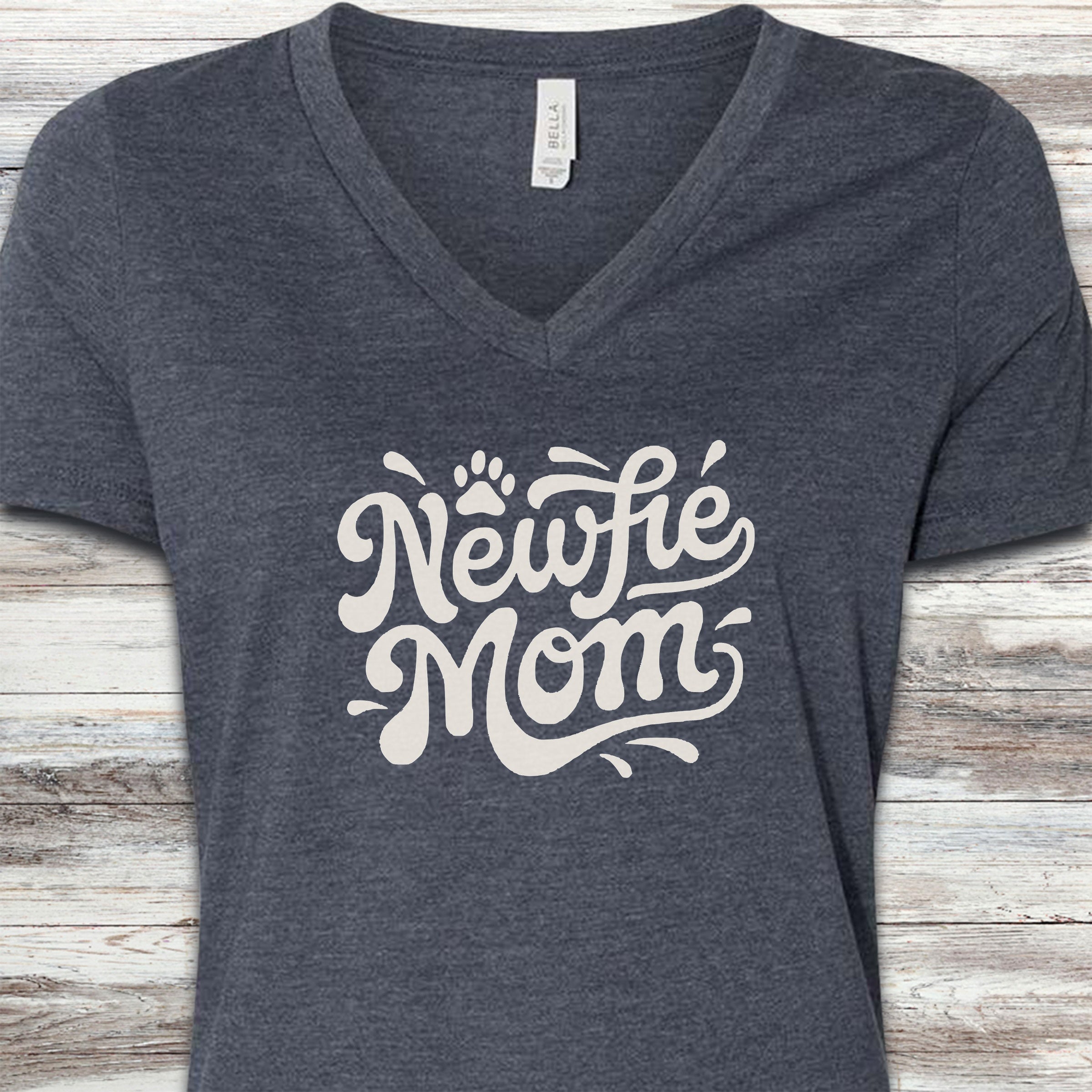 Newfoundland Groovy Mom V-Neck Tee - Heather Navy