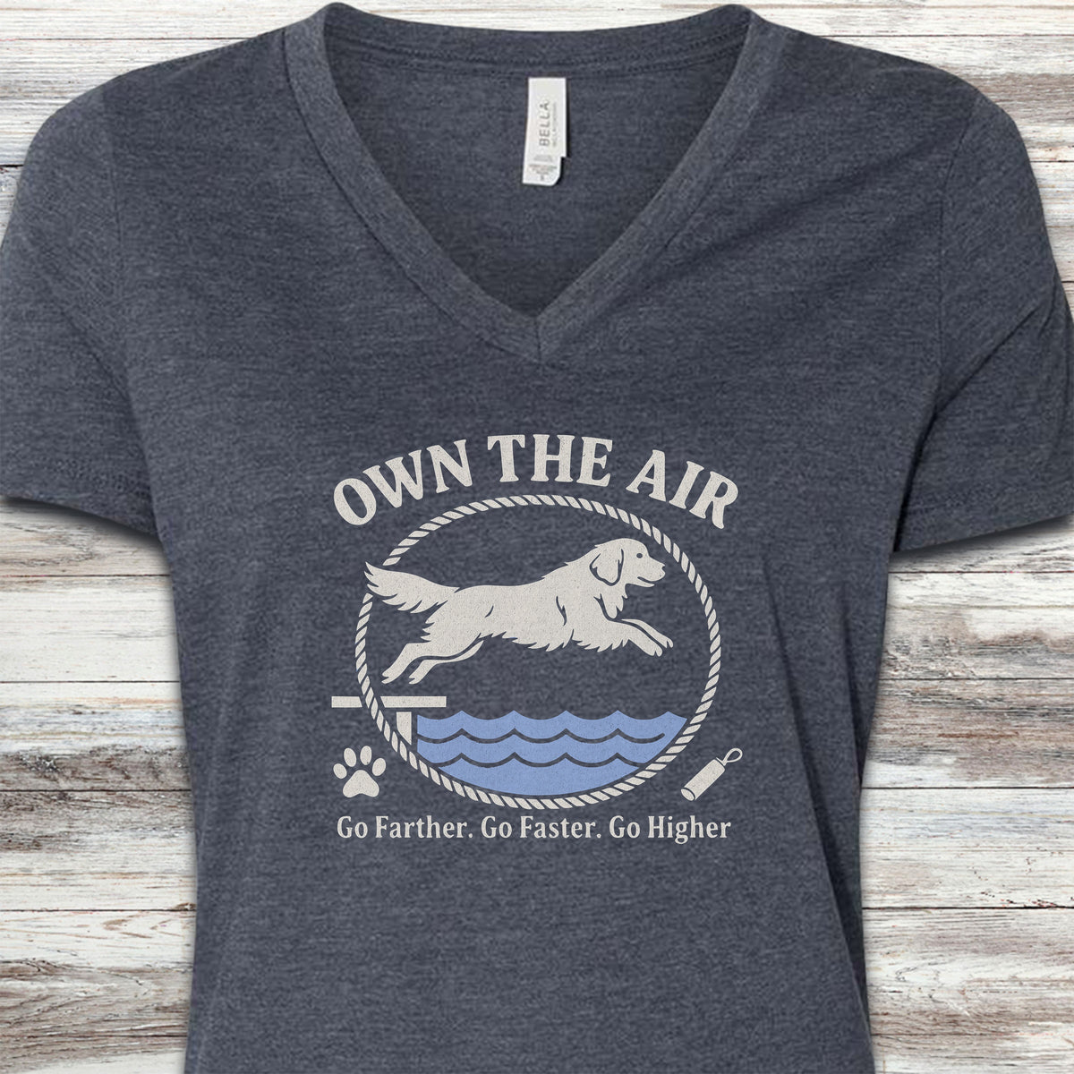 Golden Retriever Dock Diving V-Neck Tee - Heather Navy