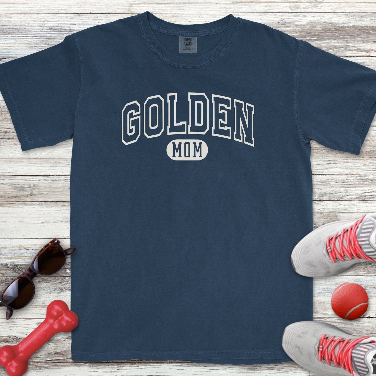 Golden Retriever Mom T-Shirt