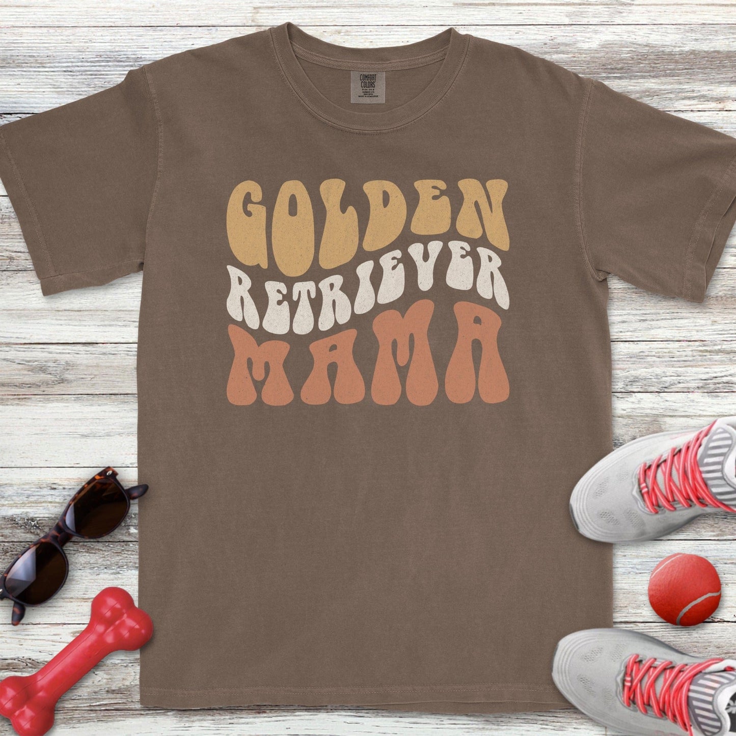 Golden Retriever Mama Retro T-Shirt