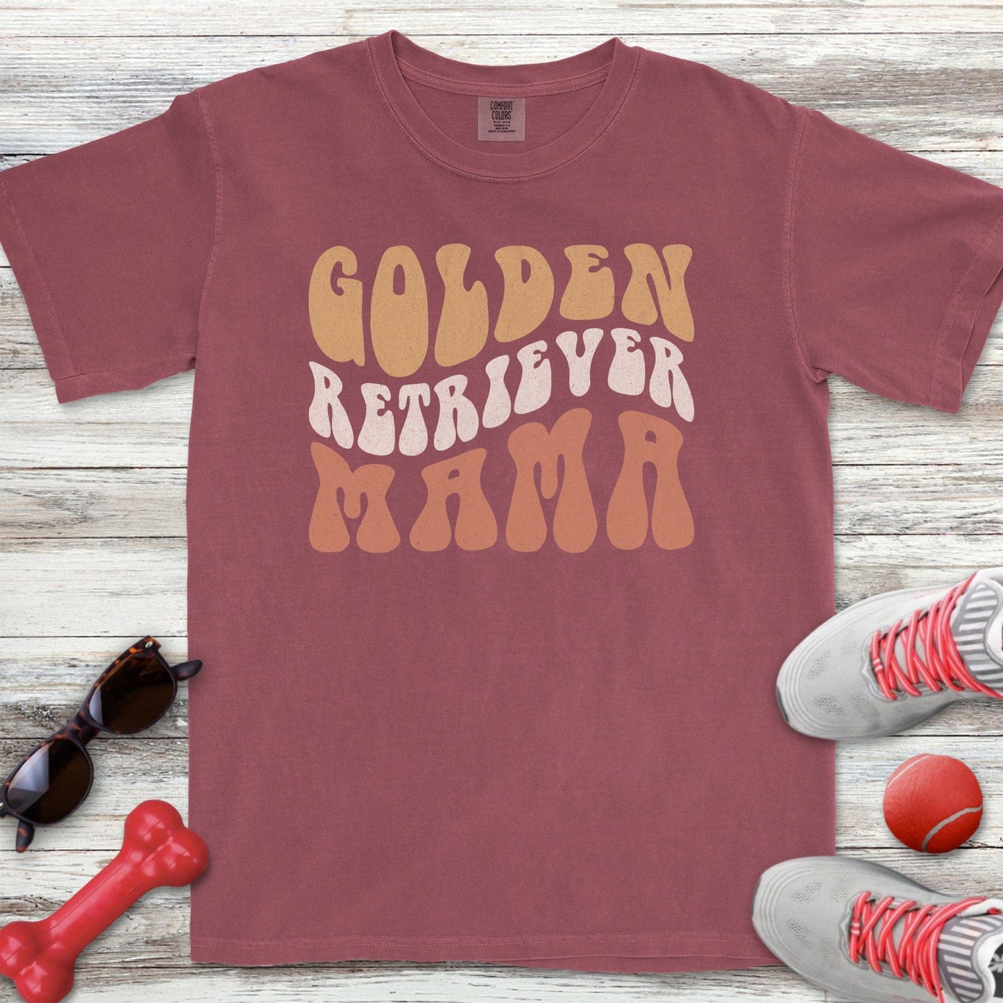 Golden Retriever Mama Retro T-Shirt