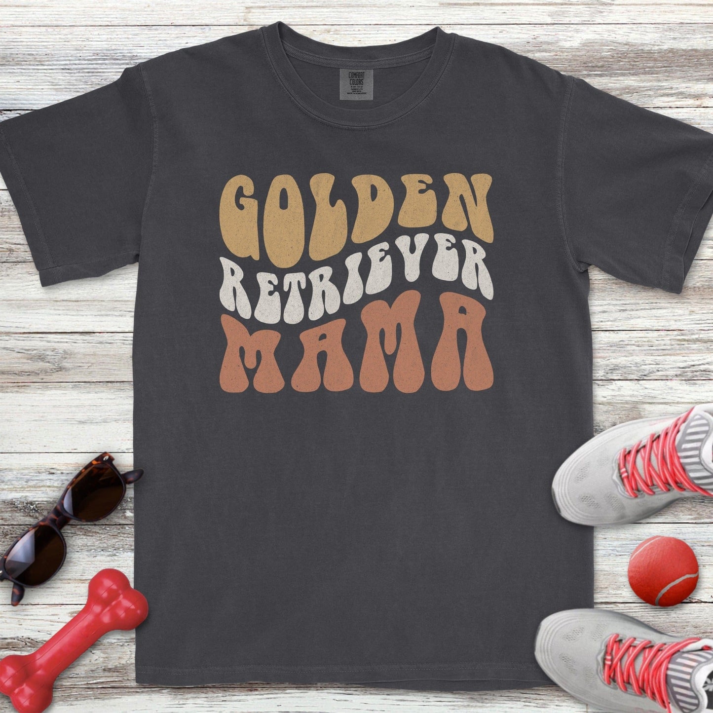 Golden Retriever Mama Retro T-Shirt