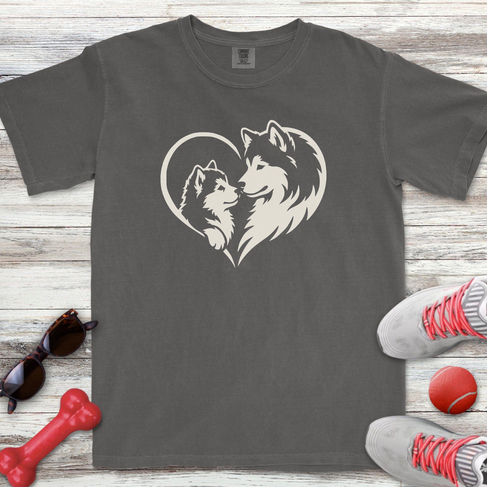 Alaskan Malamute Heart Bond T-Shirt